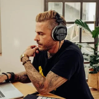 beyerdynamic DT 990 Pro 250 ohm Over-Ear Studio Headphones - Black/Grey product image — product view 4
