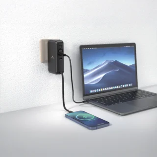 Engage Hybrid 65W GaN Charger 10000 mAh Power Bank (38.5W/H) — product view 3