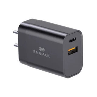 Engage Dual Port 30W GaNii PD Fast Charger/Adapter With Interchangeable Adapter — product view 3