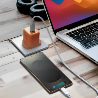 iEngage 45W PD GaN Power Adapter — product view 3